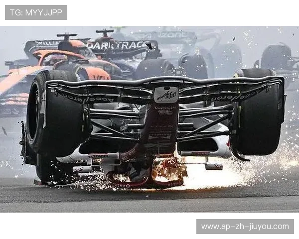 加斯利高速弯极限救车惊出全场冷汗